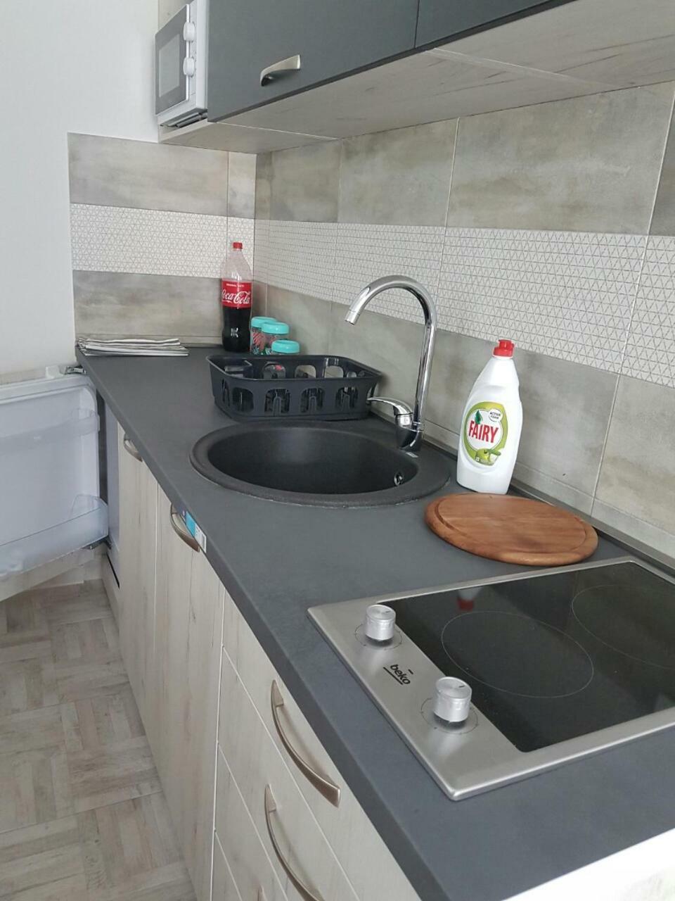 ツェティニェPorto Njegusi A2アパートメント エクステリア 写真